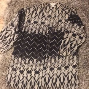 *LAST CHANCE* Black and white chevron kimono shrug